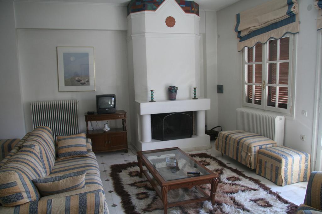 Villa C & C Delphi Exteriör bild